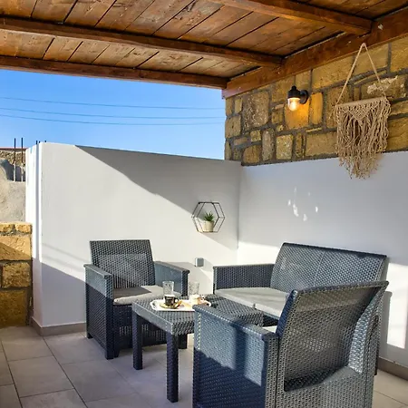 Chris - Malona * Malona Village