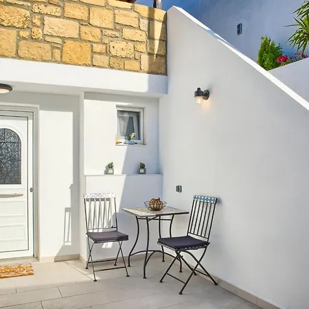 Chris - Malona * Malona Village