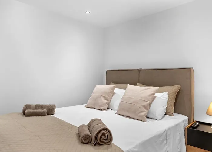 Chris - Malona * Μάλονα Village