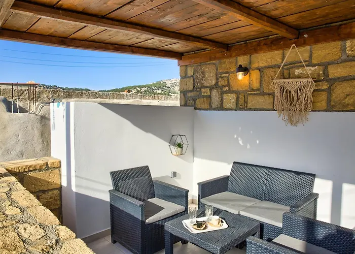 Chris - Malona Μάλονα Village