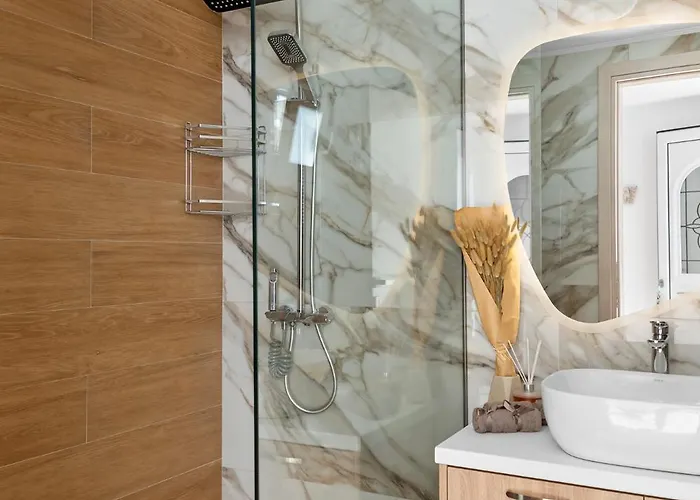 Chris - Malona Tatil Evi